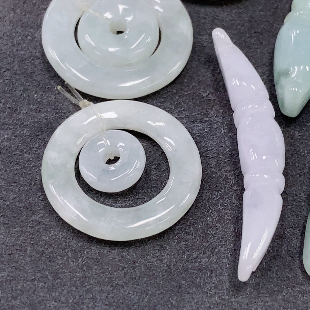 F34948623 Jadeite Pendant Sell as a Lot