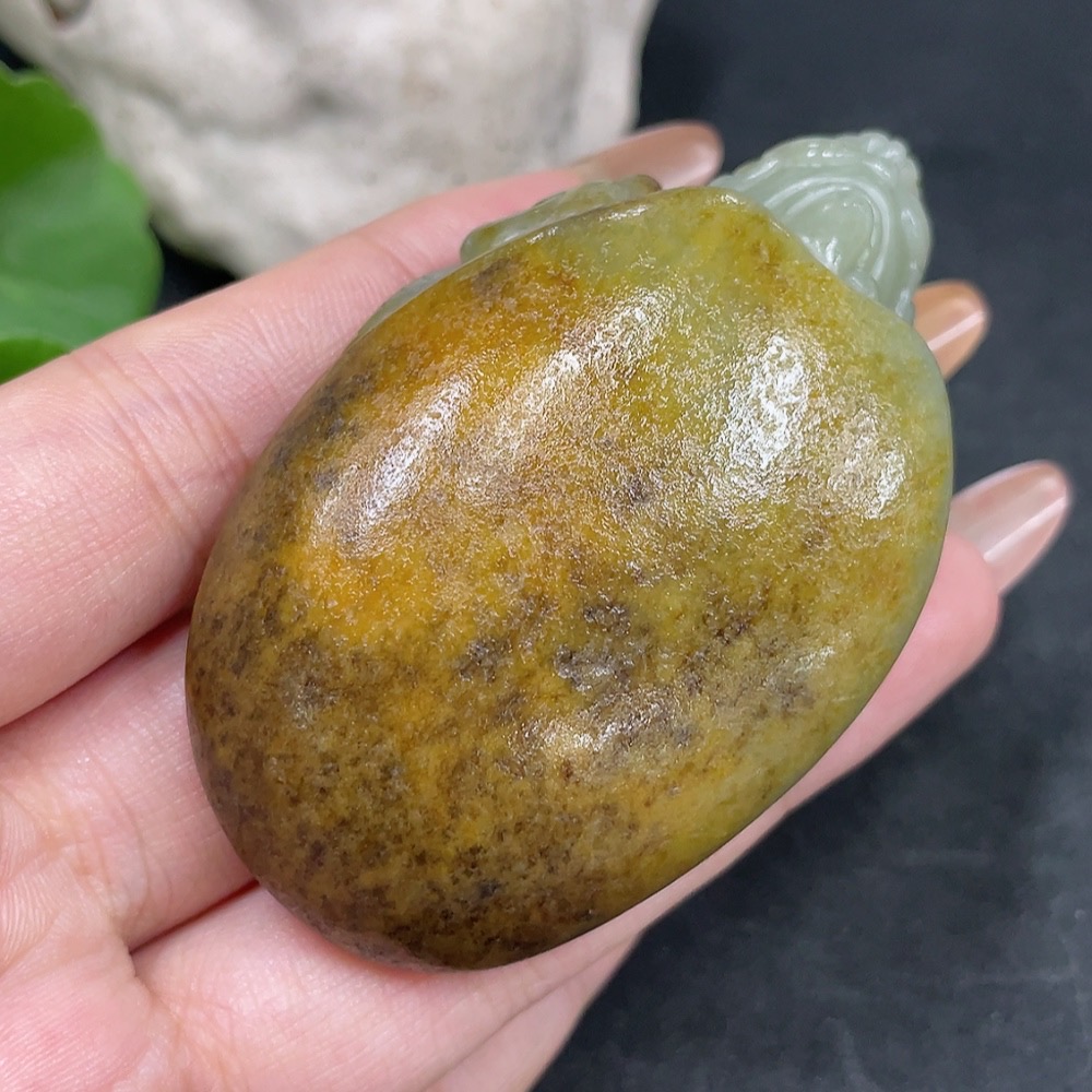H32796842 Hetian Jade Handheld Carving - Dragon Turtle  Undetermined Skin Color Origin  Contains Other Mineral Components  Total Weight: Approx. 89.2g