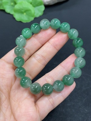 H41904074 非洲翠（独龙玉）手串 卡9.7mm左右   货品总重约25.7g