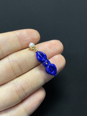 C46536082 珍珠挂件 18k金 仅白色 配石考虑非天然 货品总重约1.15g 卡3.6mm左右