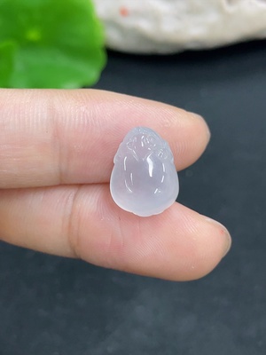 F46516114 翡翠挂件          货品总重约1.6g