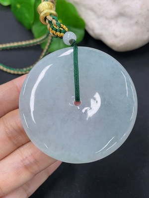 F41934481 翡翠挂件平安扣 货品总约重 含绳42.54g