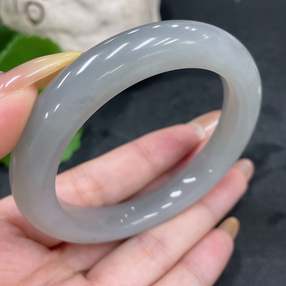 H32796591 Hetian Jade Round Bracelet Size 55.6 Total Weight Approx. 54.3g