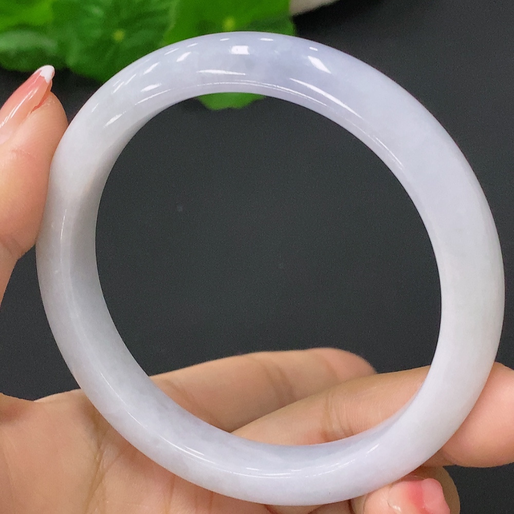 F27091350 Jadeite Round Bangle 55.5mm Circumference Approx. 40.22g Total Weight