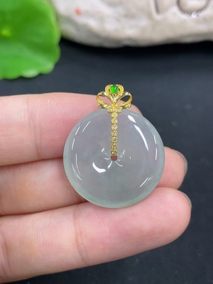 F46516131 翡翠挂件 18k 配镶钻石  货品总重约5.06g