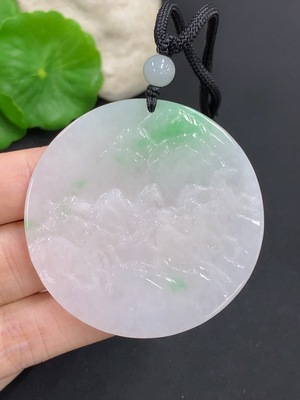 F46555375 翡翠八骏图挂件 货品总重量约36.4克（含绳重）