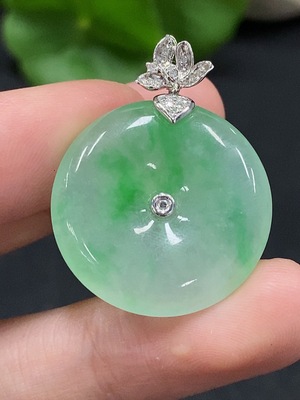 F33947176 Jadeite Safety Buckle Pendant 18K Gold Total Weight Approx. 5.9g (With Diamond Accents)
