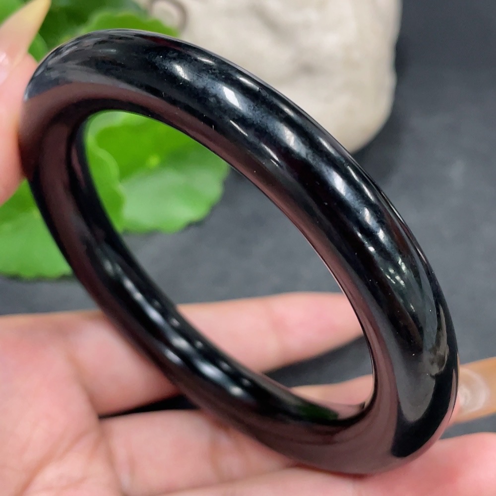H32823202 Hetian Jade Round Bangle Size 59.7 Total Weight Approx. 62.7g