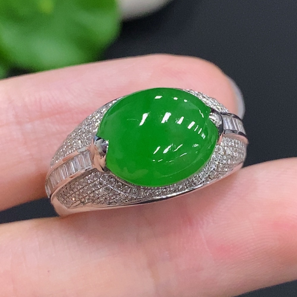 F29419381 Jadeite Cabochon Ring 18k Gold Total Weight Approx. 6.8g Size 22 with Diamond Accents