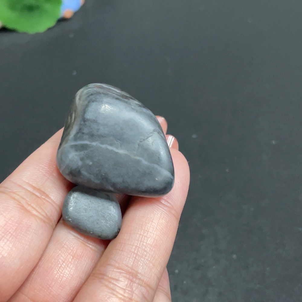 H34010663 Hetian Jade, undetermined origin of the skin color, containing other mineral components, total weight approximately 36.1g