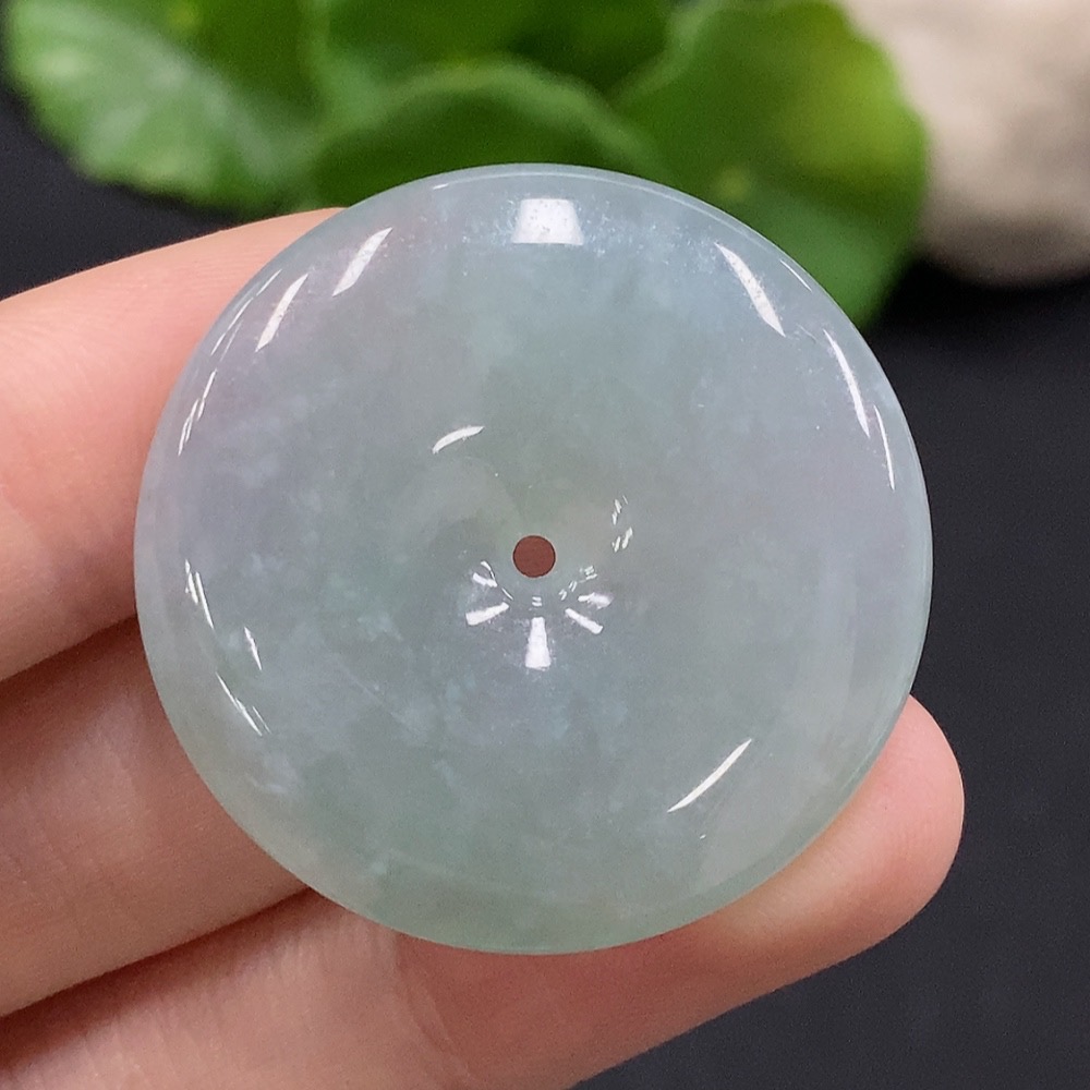 F35115560 Jadeite Peace Knot Pendant Total Weight Approx. 13.62g