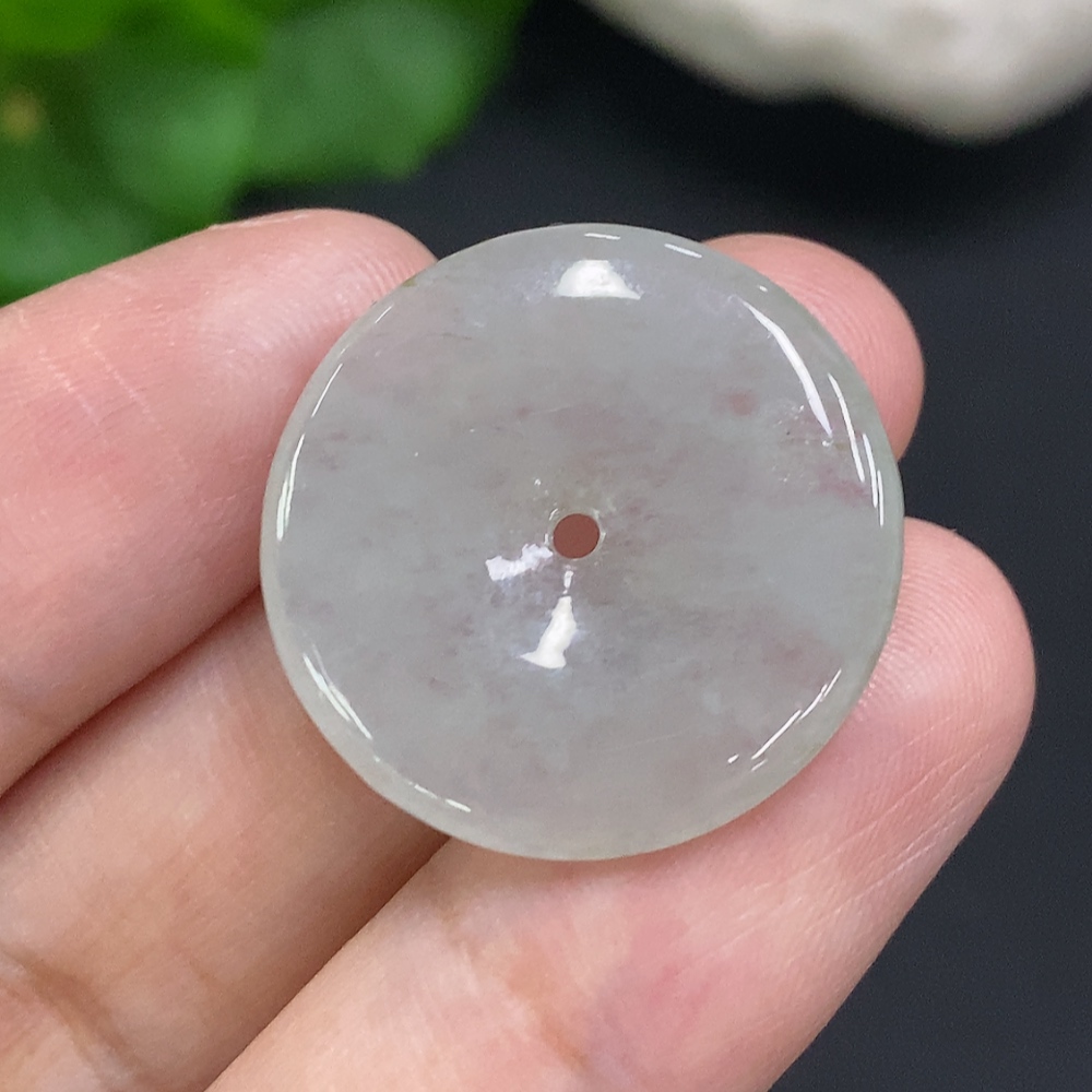 F34069762 Jadeite Peace Knot Total weight approximately 4.2g