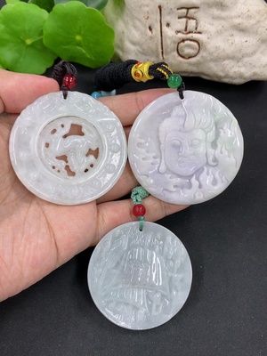 F46595761 翡翠挂件 货品总重约82.24g 配珠非A 非金
