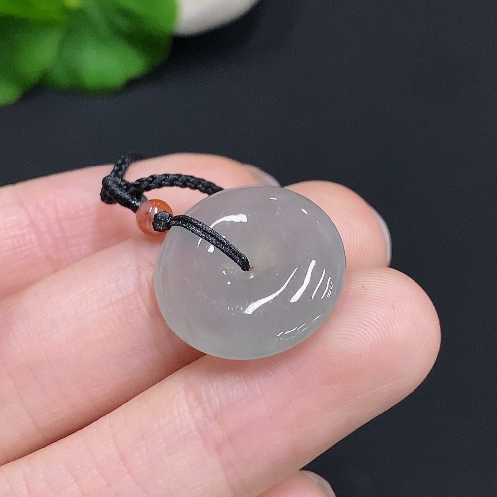 F35124944 Jadeite Peace Knot with Cord, Total Weight Approx. 5g