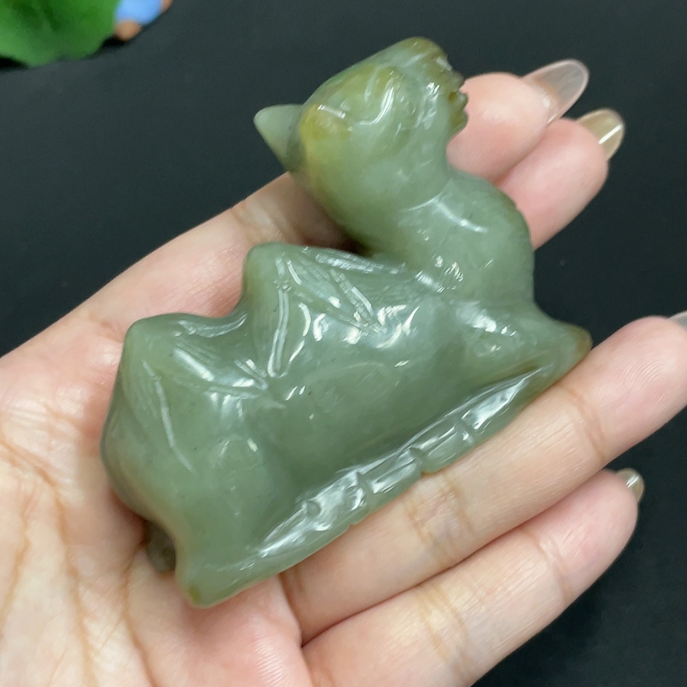 H31658987 Hetian Jade Handheld Piece, Auspicious Beast, Total Weight Approx. 129.4g