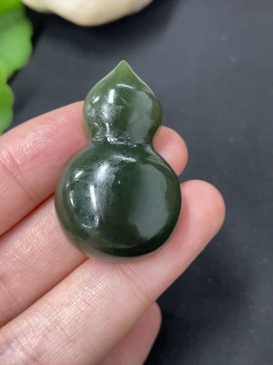 H41855132 和田玉挂件   葫芦    货品总重约11.6g