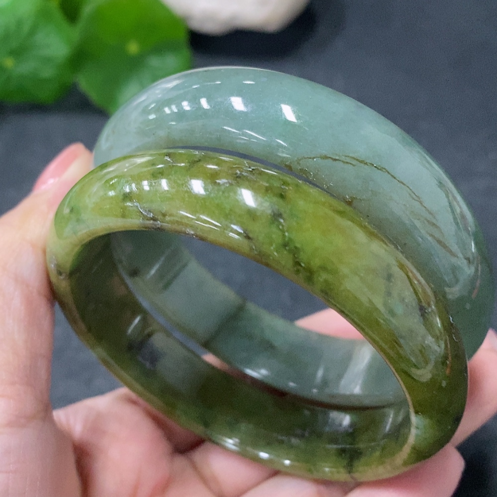 F34030687 Jadeite Bracelet Sell as a Lot Yellow Part Color Origin Undetermined With Fracture