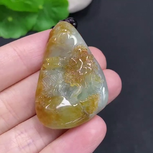 F32757857 Jadeitelandscape pendant, total weight approx. 23.3g (including rope weight), color origin undetermined