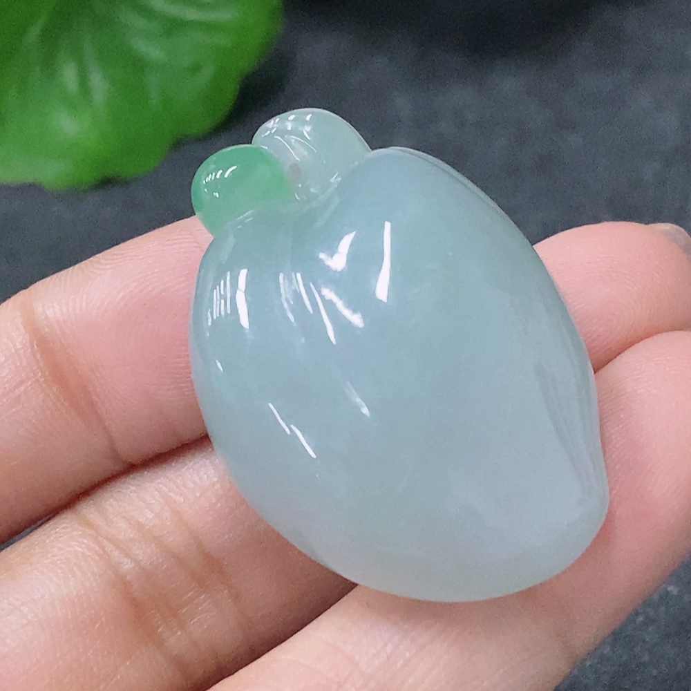 F34998661 Jadeite Pendant Fú Guā, Total Weight Approx. 15.89g