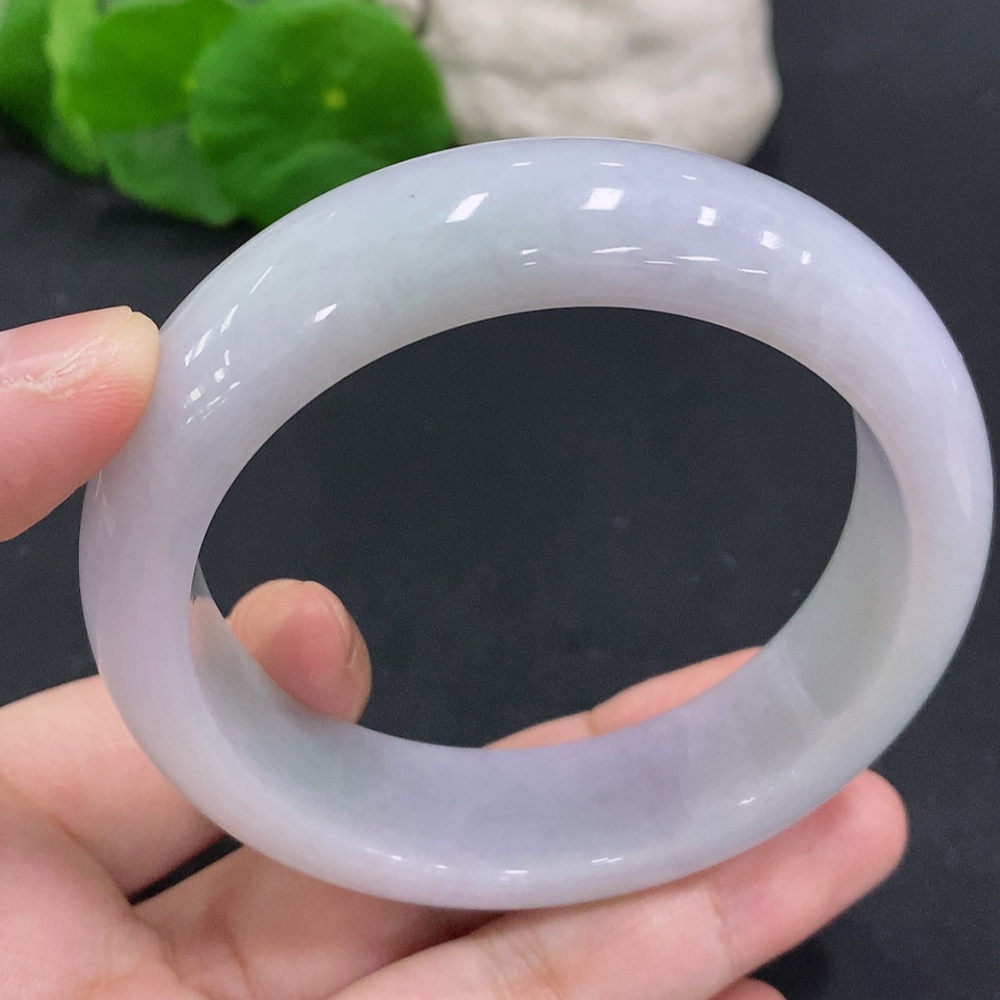 F33884093 Jadeite regular bangle size 58.5 total weight about 87.7g
