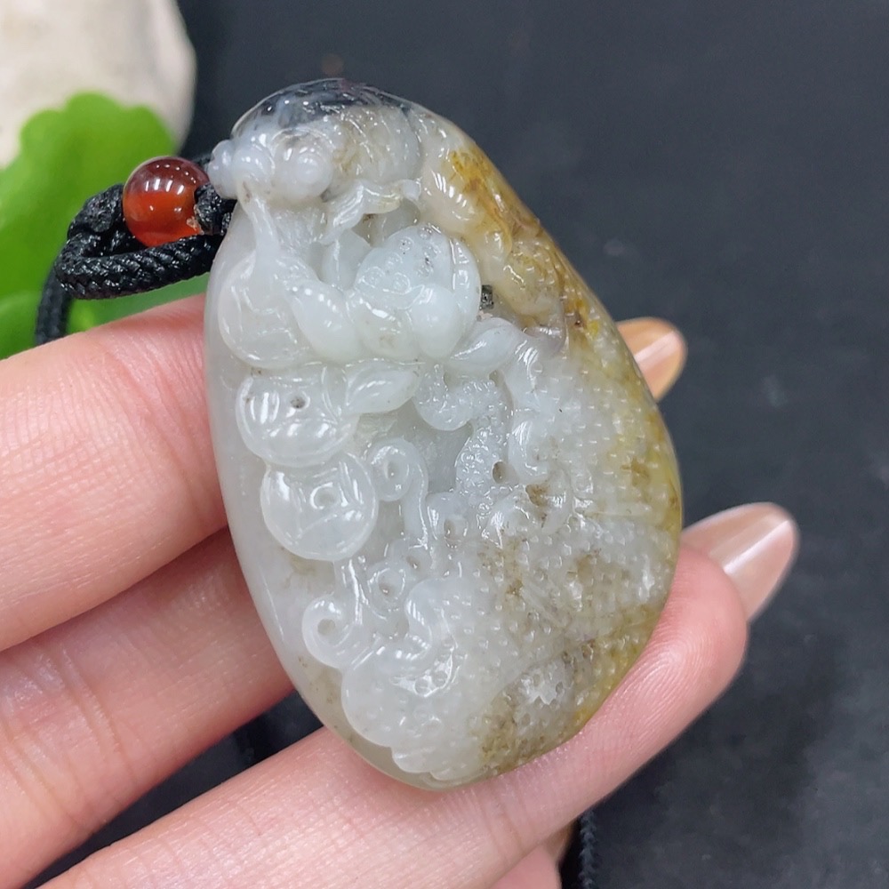 H31672182 Hetian Jade Seed Material Pendant - Abundance Every Year, Contains Other Mineral Components, Undetermined Skin Color Origin, Total Weight (Including Rope) Approx. 28.6g