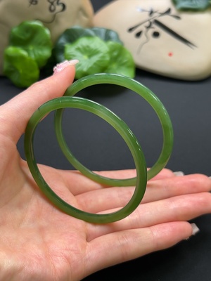H41917264 和田玉正圈手镯 叮当手镯 圈口59.9/59.8mm 总重约16.5g