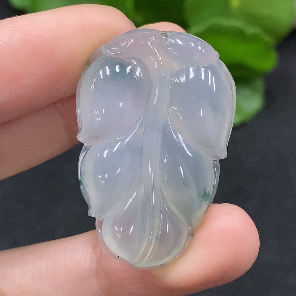 F33946963 Jadeite Leaf Pendant Total Weight Approx. 9.38g
