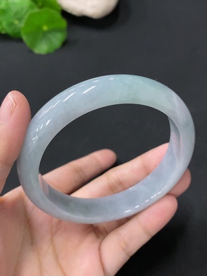 F22460940 Jadeite Round Bangle Size 59.6 Total Weight 58.169g