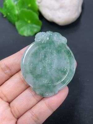 F46486241 翡翠挂件仿古牌 货品总约重18.72g