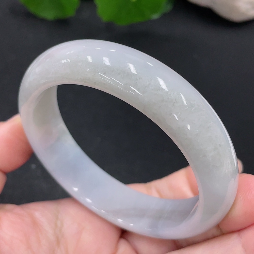 F28274860 Jadeite Round Bracelet 58.3 Inner Diameter Approx. 69.7g Total Weight