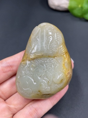 H21416658 和田玉籽料手把件   仿古件  含其他矿物成分 皮色成因未定 总重约106g