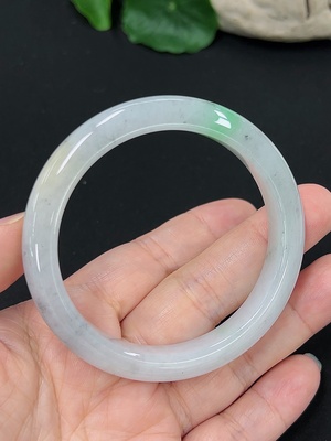 F46545703 翡翠正圈手镯 货品总重约39.09g 52.9圈口