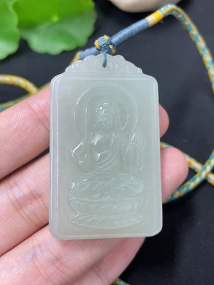 H44312018 和田玉挂件   不动明王      货品总重约（含绳）26.6g