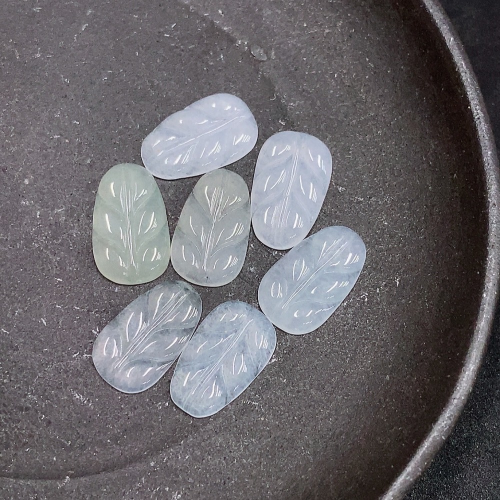 F34035679 Jadeite Pendants Sell as a Lot