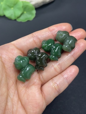 H41824823 和田玉挂件    马    货品总重约23.6g