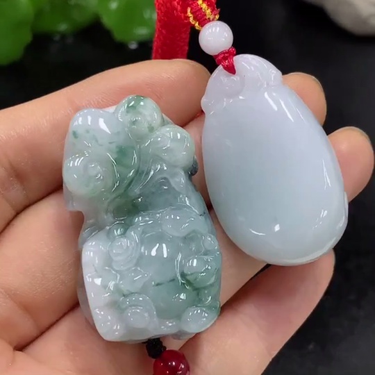 F29334066 Emerald Pendants Bulk Sale