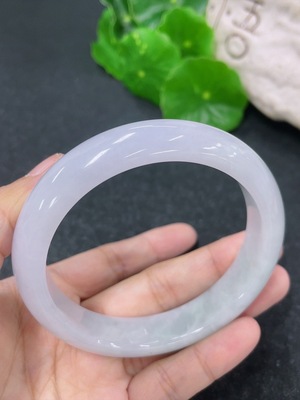 F45374842 翡翠正圈手镯 圈口57.8mm 货品总约重59g