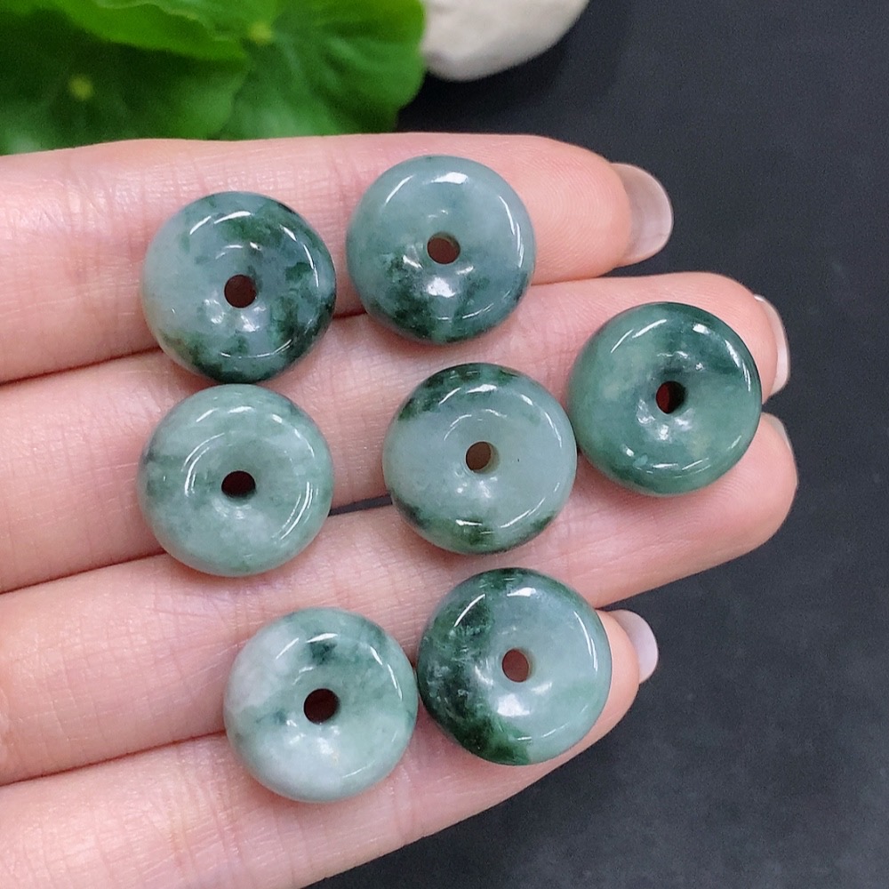 F34061186 Jadeite Peace Buckle Sell as a Lot