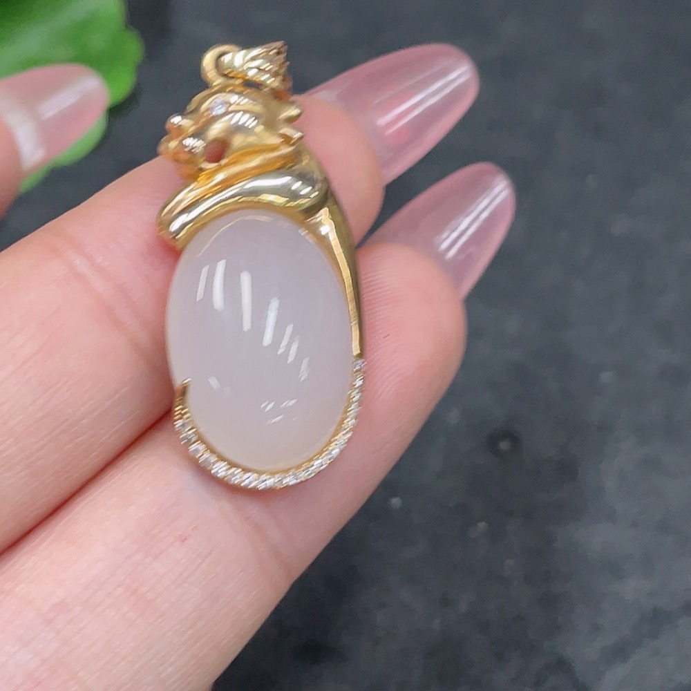 H33944668 Hetian Jade Pendant with 18K Gold Inlay, Total Weight Approx. 5.3g, Accented with Diamonds