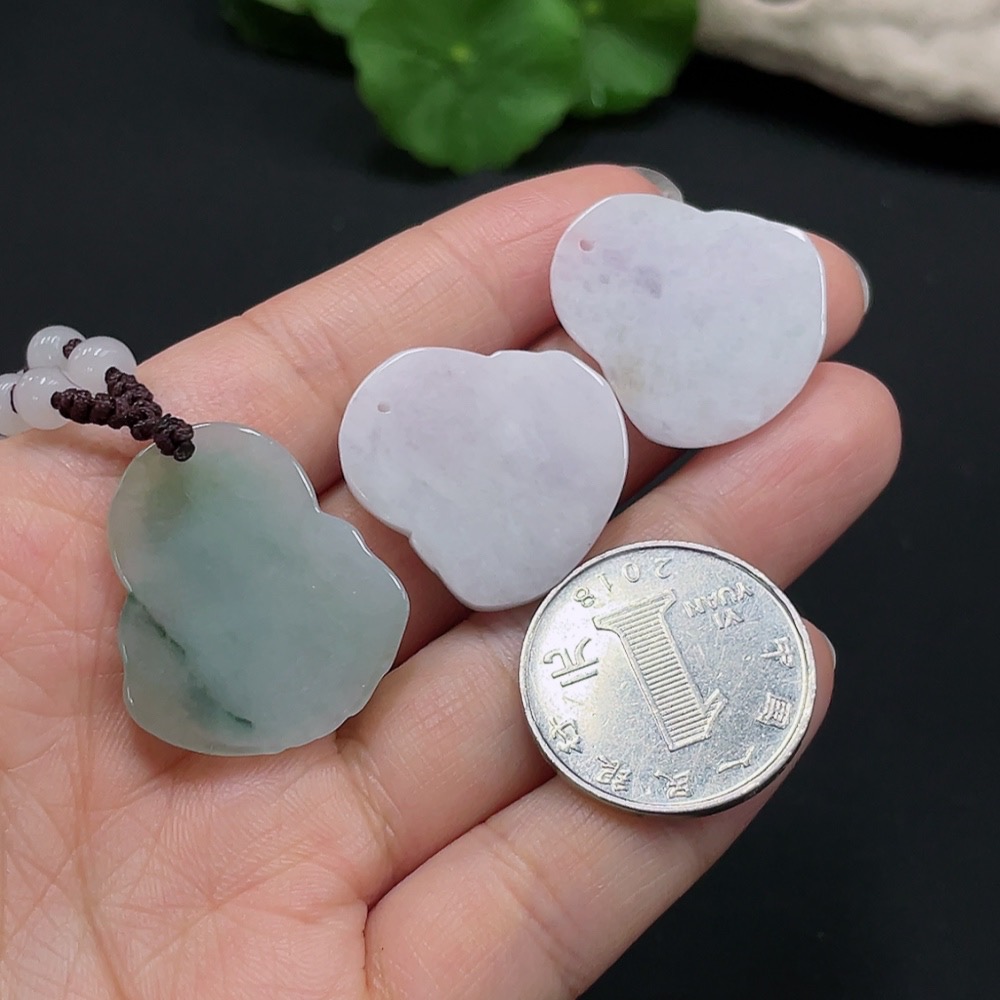 F26031097 JadeiteBuddha Pendant with Non-Grade A Beads