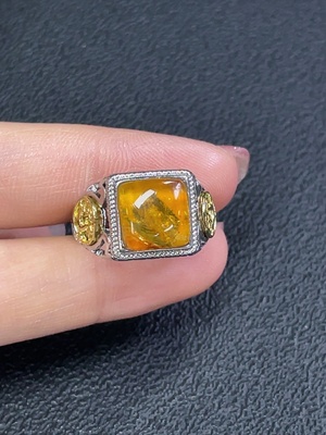 C27157788 Amber Beeswax Ring Adjustable Non-Gold Setting Total Weight Approx. 4.71g