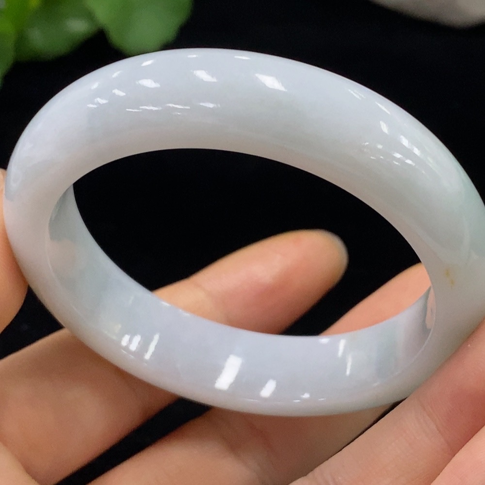 F30560247 Jadeite Round Bangle 51.1 Circumference Total Weight Approx. 51.61g