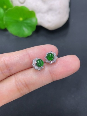F41934224 翡翠镶嵌耳饰 非金 货品总约重1.7g