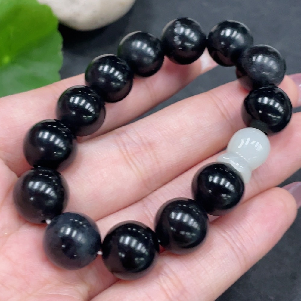 H33944392 Hetian Jade Bracelet, approx. 11.8mm, total weight about 35.1g, color origin undetermined