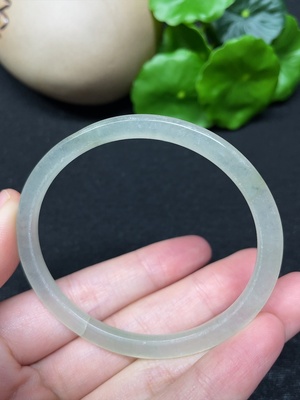 F45335039 翡翠贵妃手镯 总重约11.90g 圈口54.5/49.3