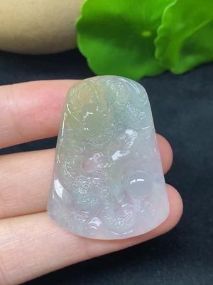 F45335503 翡翠龙牌挂件 总重约7.85g
