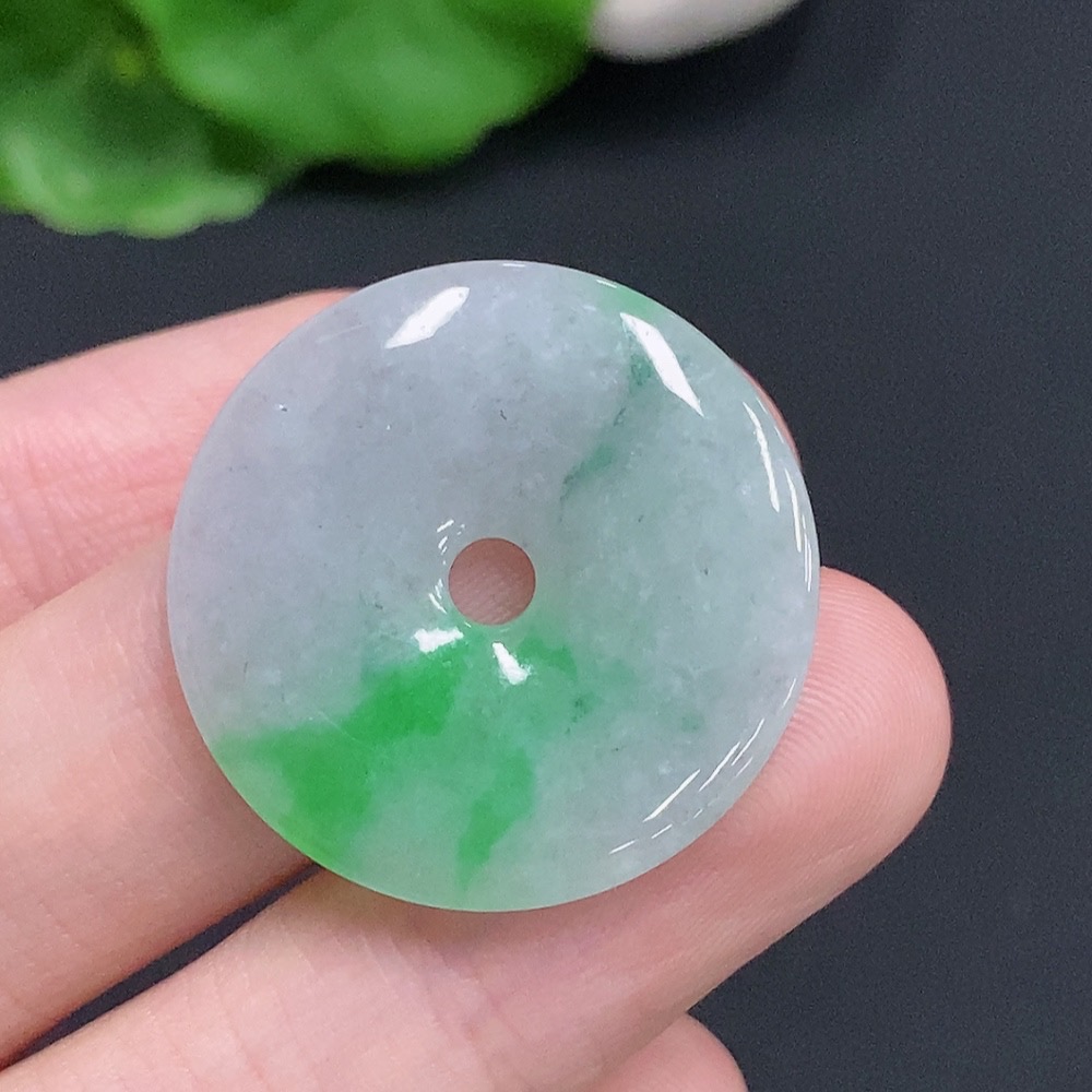 F30514010 JadeitePeace Buckle, total weight approximately 4.7g