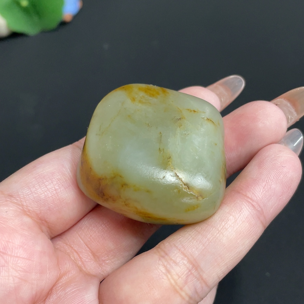 H32766678 Hetian Jade, Undetermined Skin Color Origin, Total Weight Approximately 53.5g