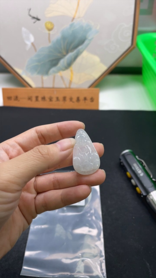 F32724145 Jadeite Guanyin Pendant, Total Weight Approximately 7.2g