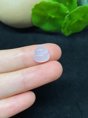 F45338266 翡翠葫芦戒面 总重约0.56g